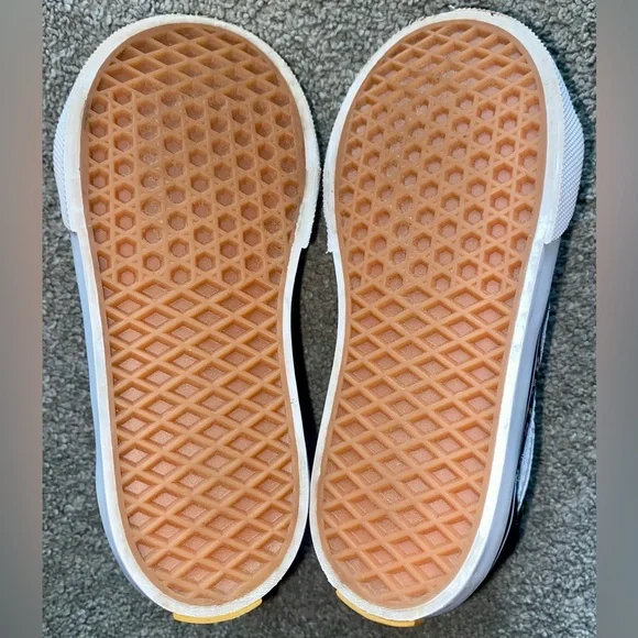 Vans Toddler Black High-Top Sneakers with Floral Print - Picture 8 of 9